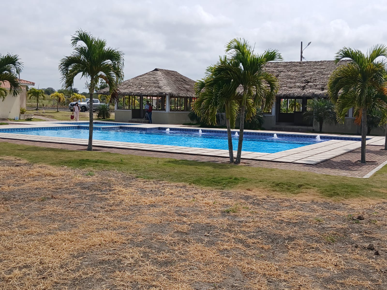 LAS INMOBILIARIAS - Juegan 3 Terrenos Residenciales al Sur de Manta | Actividad #1